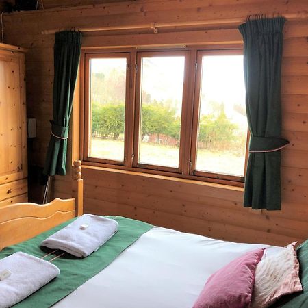 Glenbeag Mountain Lodges Spittal of Glenshee Phòng bức ảnh