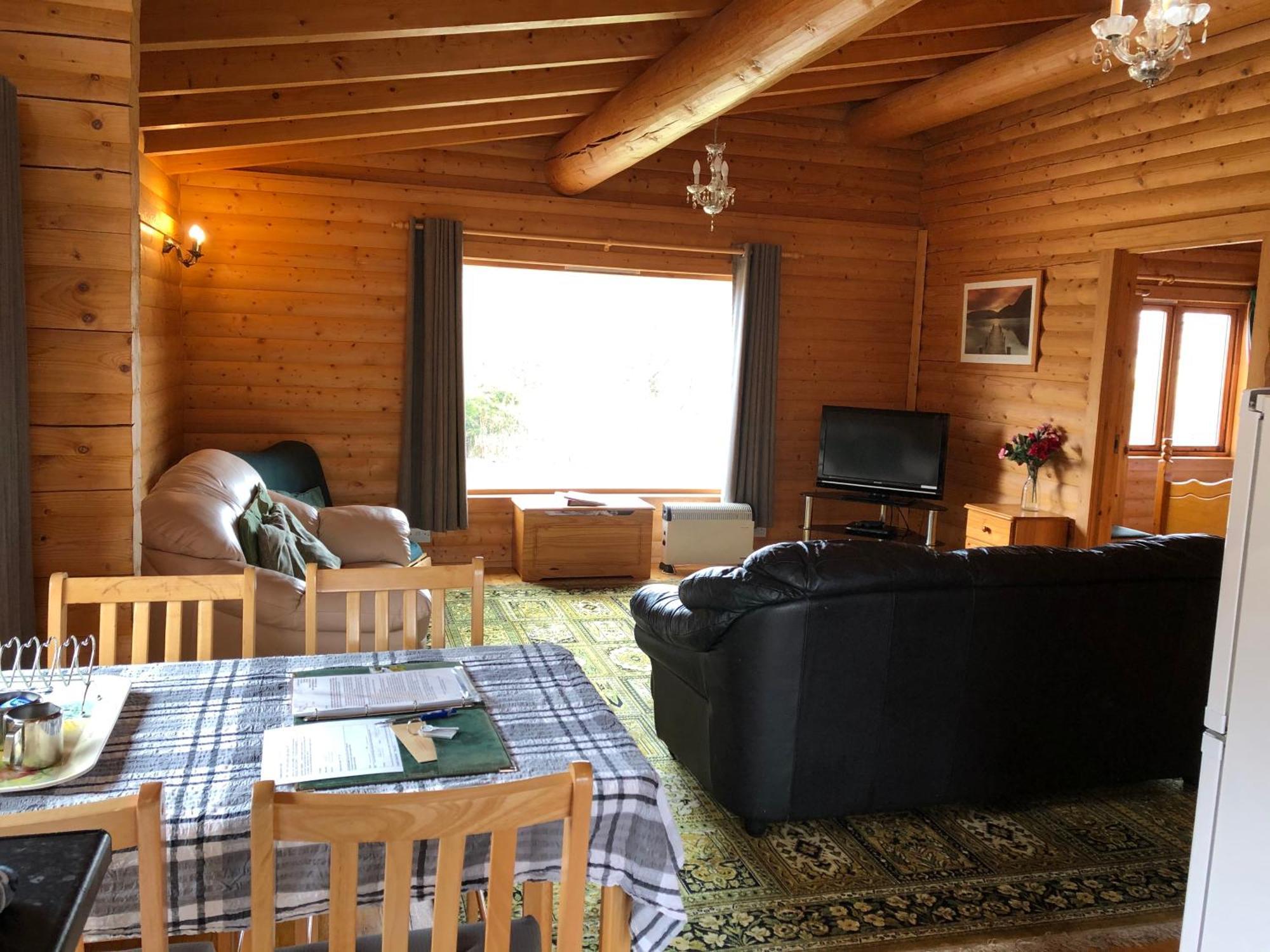 Glenbeag Mountain Lodges Spittal of Glenshee Phòng bức ảnh