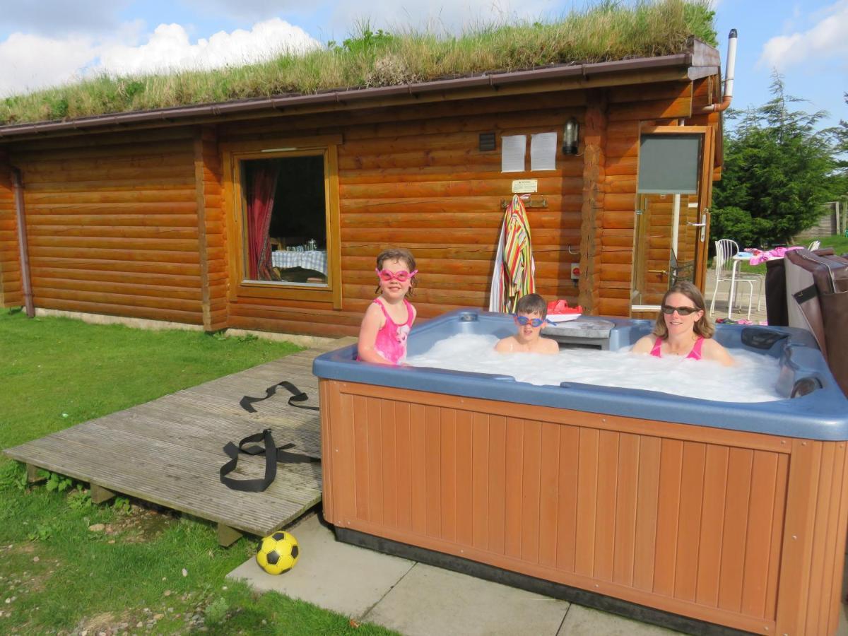 Glenbeag Mountain Lodges Spittal of Glenshee Ngoại thất bức ảnh