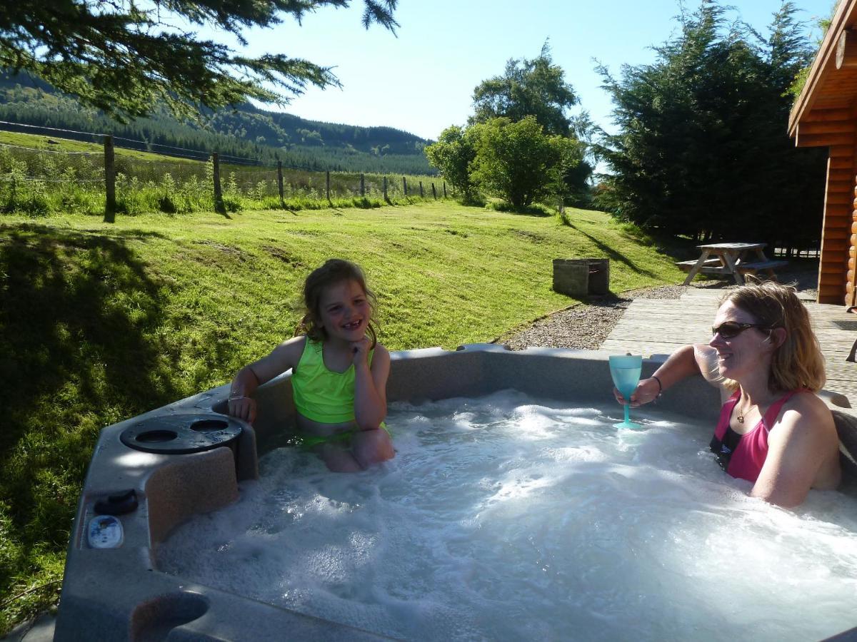 Glenbeag Mountain Lodges Spittal of Glenshee Ngoại thất bức ảnh