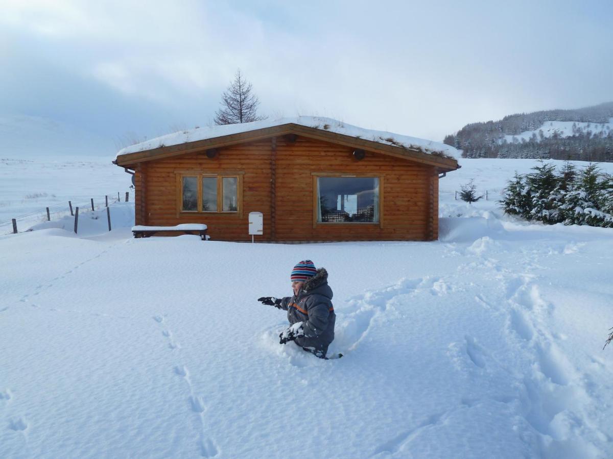 Glenbeag Mountain Lodges Spittal of Glenshee Ngoại thất bức ảnh