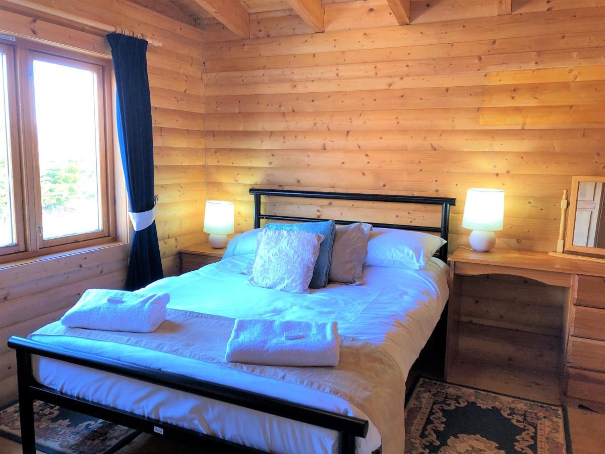 Glenbeag Mountain Lodges Spittal of Glenshee Ngoại thất bức ảnh